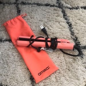 Amika flat iron
